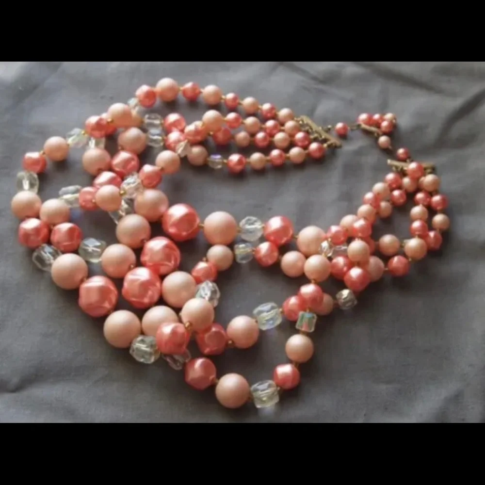 Vintage 1950’s Japan peach necklace beads crystals. Absolute perfection!